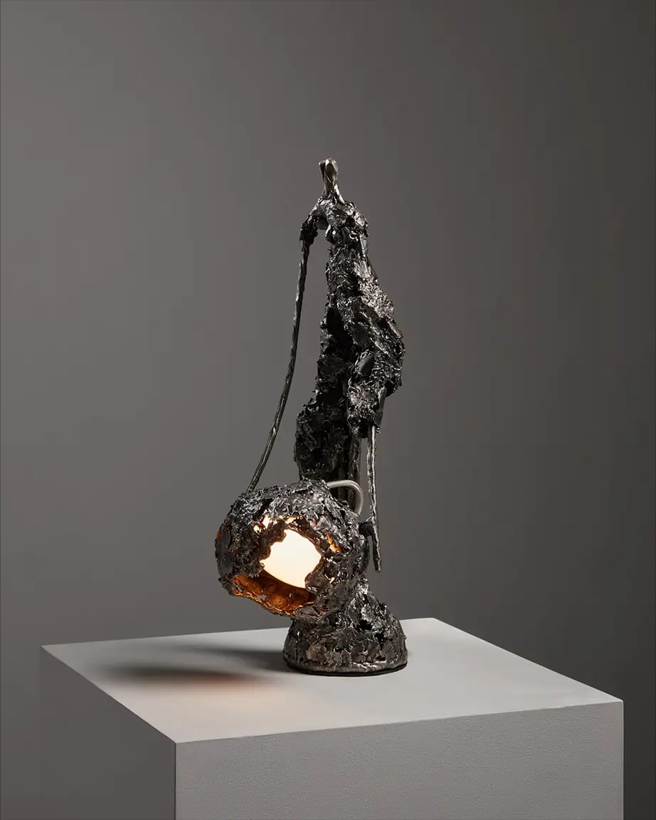 Travagghiu, 2024. Lampada da tavolo, Acciaio.